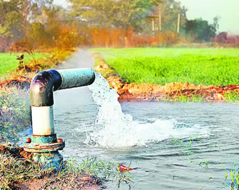 పాతాళ గంగ ౖపైపెకి!