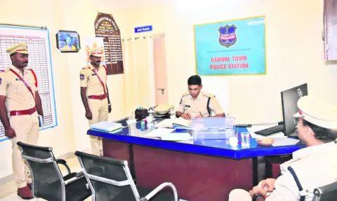 కేసుల నమోదులో జాప్యం వద్దు : ఎస్పీ 