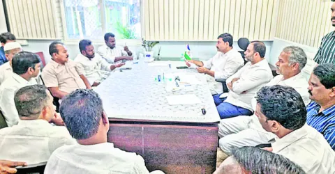 గ్రామస్థాయి నుంచి పార్టీని బలోపేతం చేయాలి