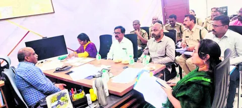 అంకితభావంతో విధులు నిర్వహించాలి 
