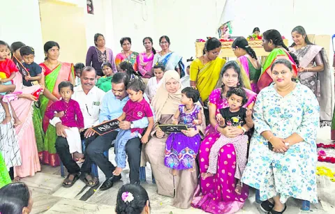 పిల్లలకు పోషకాహారం ఇవ్వాలి