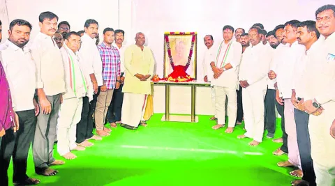 ఎమ్మెల్యే ‘దొంతి’కి మంత్రి శ్రీధర్‌బాబు పరామర్శ 