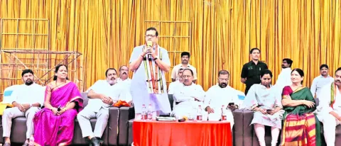 కష్టపడే వారికి కాంగ్రెస్‌లో పదవులు