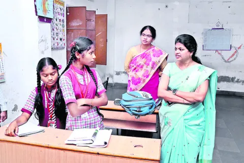 విద్యార్థులు ఉత్తమ ఫలితాలు సాధించాలి