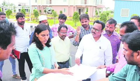 వైద్యకళాశాలలో మైదానం ఏర్పాటు