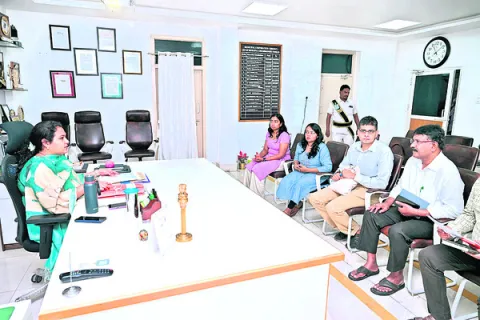 కమిషనర్‌తో ఎస్‌పీఏ బృందం