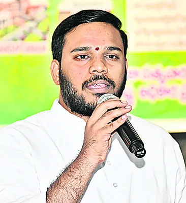 శ్రీశ్రీ స్ఫూర్తితో పోరాడాలి 
