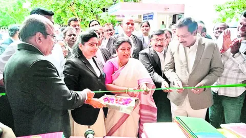 చేనేత వస్త్రాలను ప్రోత్సహించాలి