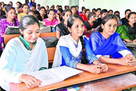 విద్యార్థులకు లక్ష్మీకటాక్షం