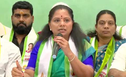 kavitha Sensational Comments at Praja Yatra Poster Launch Details
