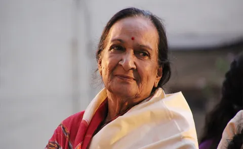 Famous Singer Raavu Balasaraswati Devi Passed Away