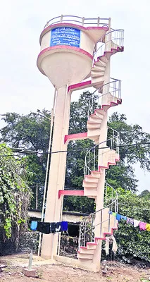 అందని బిల్లులు.. నిలిచిన పనులు