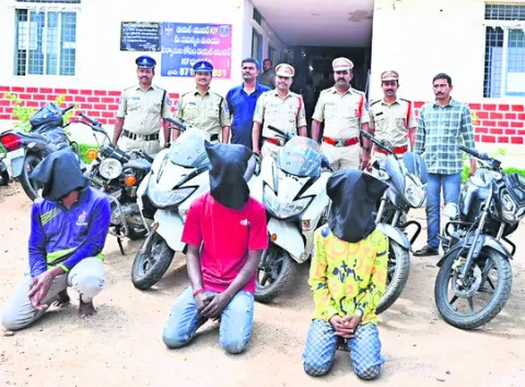 బైక్‌ల చోరీ ముఠా అరెస్ట్‌
