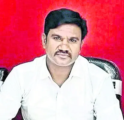 నిజాలు రాస్తే కక్ష గడతారా?