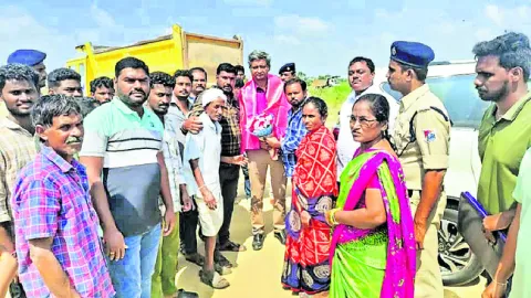 రైల్వే మల్టీ యూనిట్‌ పనులు వేగవంతం చేయాలి