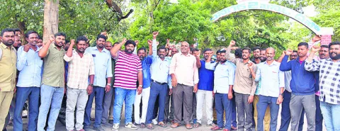 ఎలక్ట్రిక్ బస్ డ్రైవర్ల సమ్మె