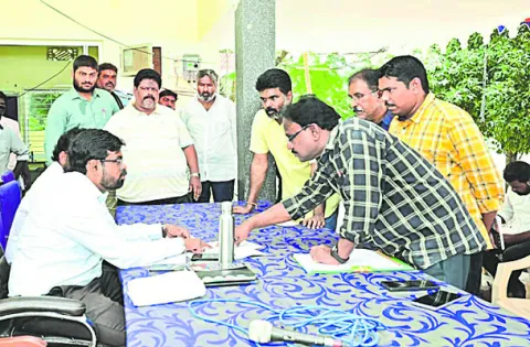 గ్రామాల్లో అభివృద్ధి పనులు వేగవంతం చేయాలి 