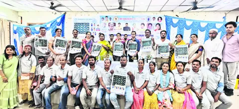 బధిరులకు సంకేత భాషతో నైపుణ్యం 