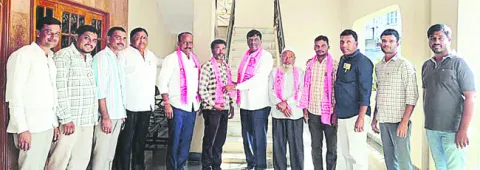 స్థానిక ఎన్నికల్లో సత్తా చాటుతాం 