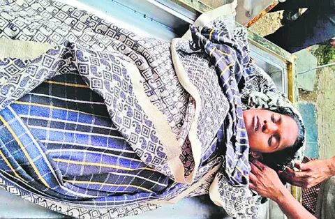 తల్లి మందలించటంతో బాలిక బలవన్మరణం 