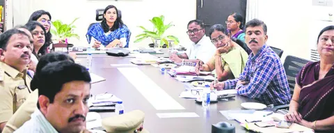 మౌలిక సదుపాయాలు కల్పించండి