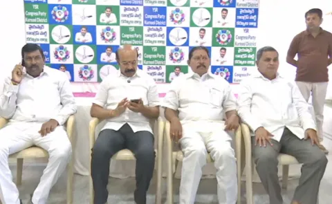 YSRCP Leaders Met PM Modi Request Stop Medical Colleges Privitization