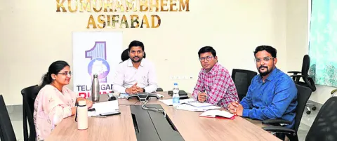 నూతన ఓటర్లకు గుర్తింపు కార్డులు ఇవ్వాలి