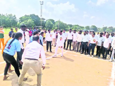 క్రీడానైపుణ్యాలను పెంపొందించుకోవాలి