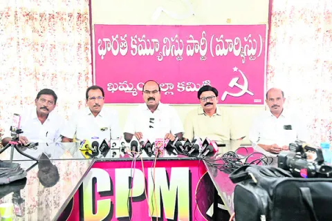 నష్టపోయిన రైతులను ఆదుకోవాలి..