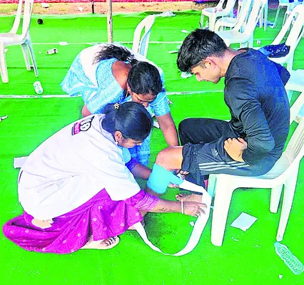 క్రీడాకారులకు గాయాలు.. 108లో ఎంజీఎంకు తరలింపు 