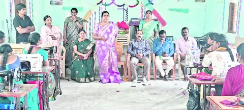 కష్టపడితేనే సమాజంలో గుర్తింపు