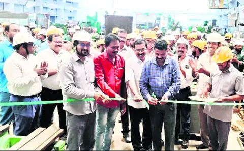 వర్క్‌షాప్‌లో నూతన యంత్రం ప్రారంభం 