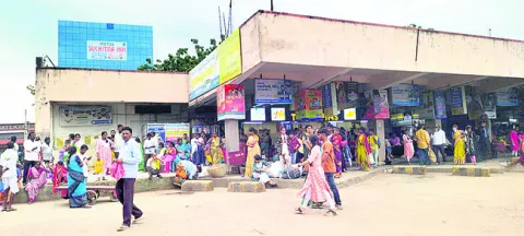 ఆదాయం ఉన్నా బస్సుల్లేవు..!