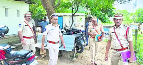 బాధితులకు భరోసా కల్పించాలి