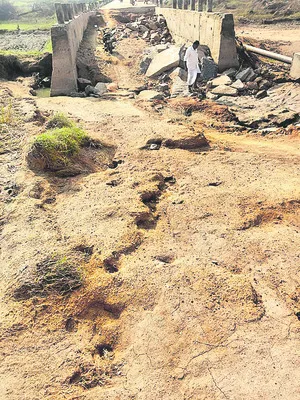 ఎంచె దాటేదెలా.. పంట చేరేదెలా! 