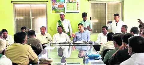 పంటల కొనుగోళ్లకు సిద్ధం కావాలి