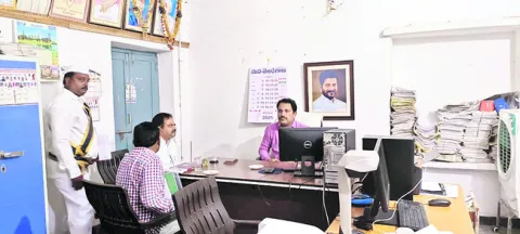 ‘రెవెన్యూ’ దరఖాస్తులపరిశీలన వేగవంతం 
