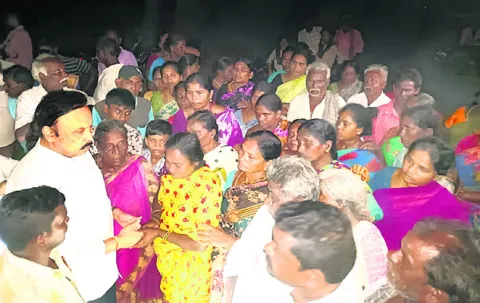 కాట్రేనిపాడు పేదలకు న్యాయం చేయాలి 
