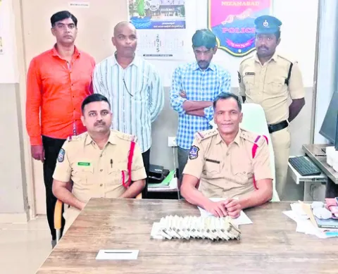 తమ్ముడి ఇంట్లో అన్న చోరీ
