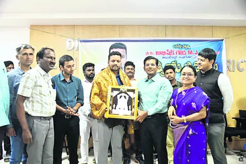 జేసీ అభిషేక్‌ గౌడకు వీడ్కోలు 