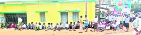 తీరని యూరియా కష్టాలు