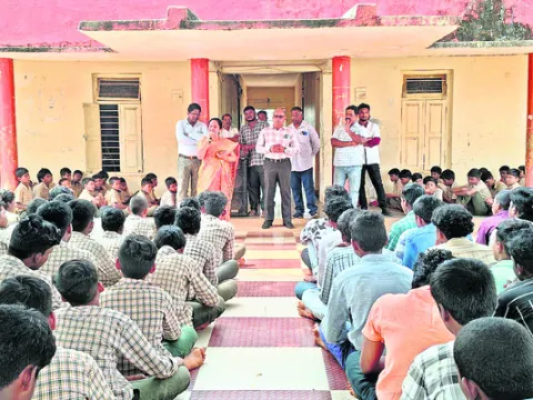 ‘విద్యా ప్రమాణాల పెంపునకు కృషి’ 