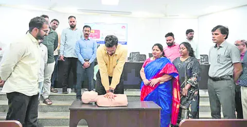 సీపీఆర్‌తో ప్రాణాలు కాపాడవచ్చు