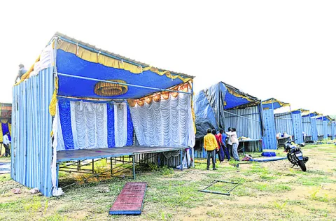 ఏయూ పరువు పాయే..! 