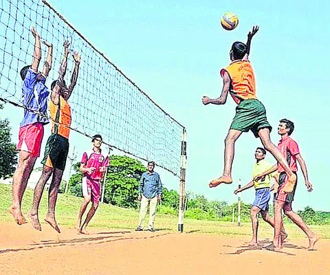 ప్రతిభ చూపినవారికే పట్టం