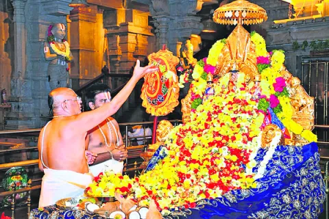 నృసింహుడికి లక్ష పుష్పార్చన 
