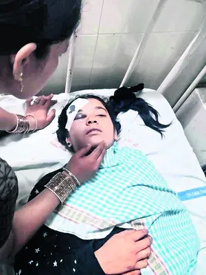 కళాశాల భవనం పైనుంచి పడిన విద్యార్థి