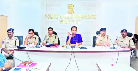 బాణసంచా వ్యాపారంలో భద్రత పాటించాలి