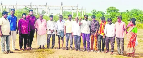  మా భూముల జోలికొస్తే ఊరుకోం