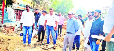 పునర్నిర్మాణ పనుల్లో వేగం పెంచాలి